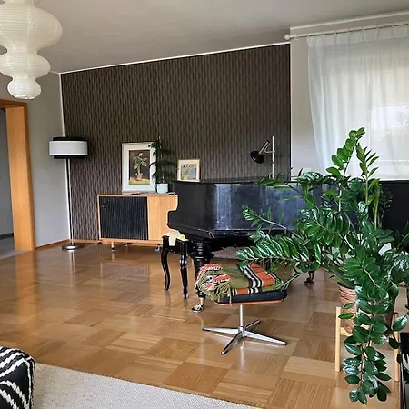 Grosse Mit Flair Und Aussicht Apartment