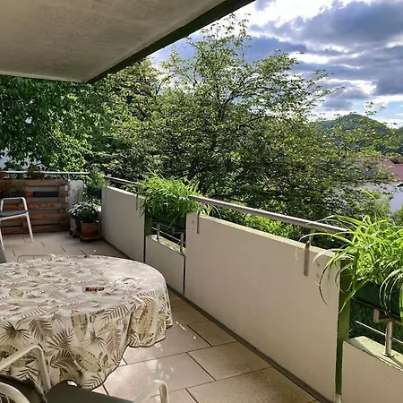 Grosse Mit Flair Und Aussicht Apartment