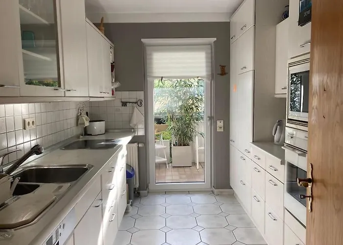 Grosszuegige Mit Flair Und Aussicht バート・ベルクツァーバーン