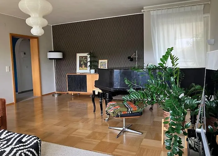 Grosszuegige Mit Flair Und Aussicht アパート